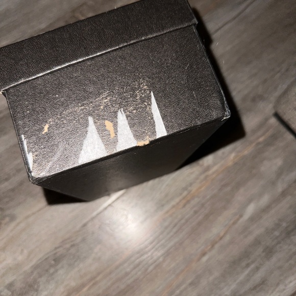 Saint Laurent box from sandals - Picture 4 of 4